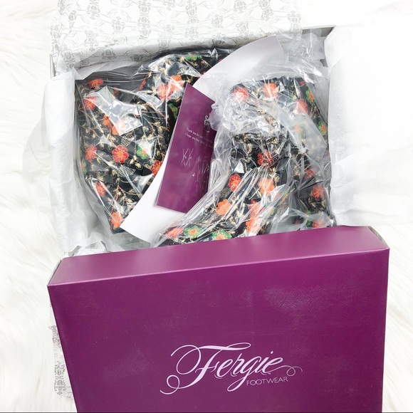 Fergie Tesla Bootie Embroidery Shoes Size 6 New - Picture 7 of 8
